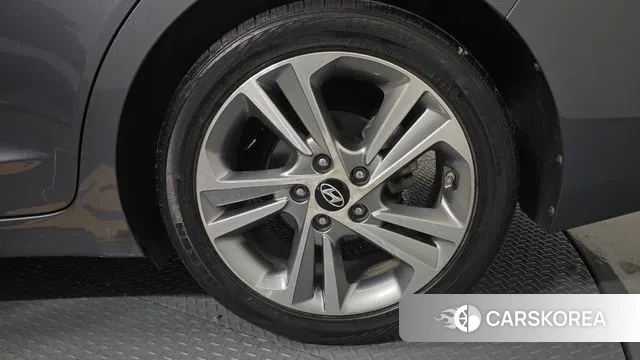 Hyundai Avante AD id 3612757 из Кореи 15