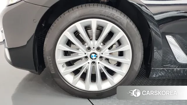 BMW 5 Series (G30) id 3349067 из Кореи 15