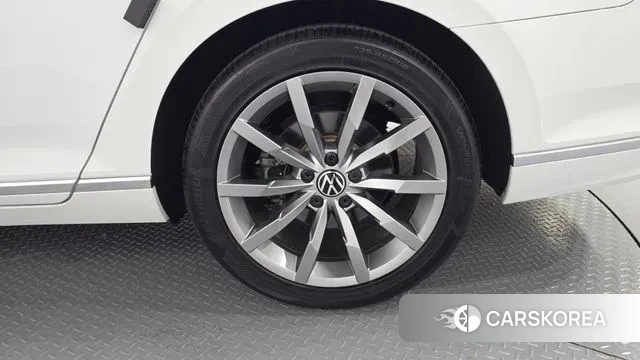 Volkswagen Passat GT (B8) id 3264086 из Кореи 15
