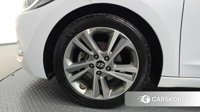 Hyundai Avante AD id 4620520 из Кореи 25