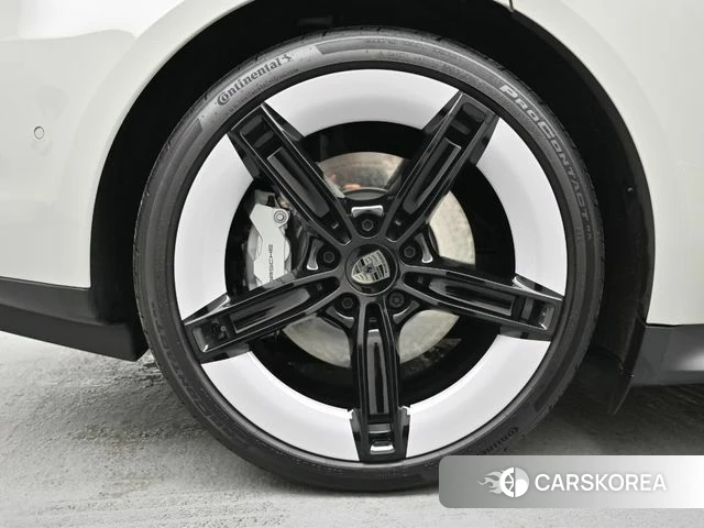 Porsche Taycan id 4359800 из Кореи 15