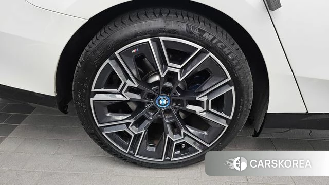 BMW 5 Series (G60) id 4710522 из Кореи 31