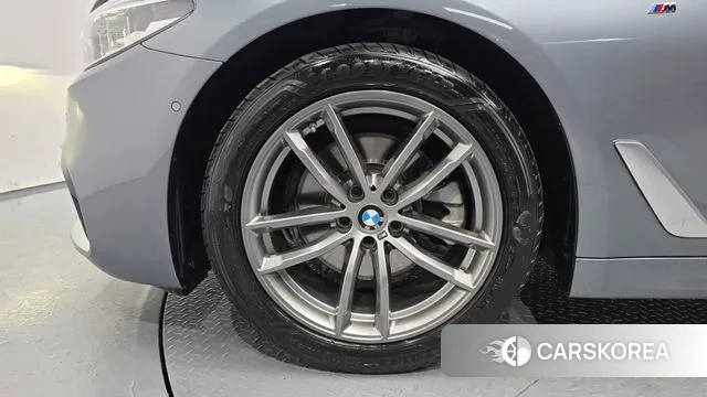 BMW 5 Series (G30) id 3514765 из Кореи 15