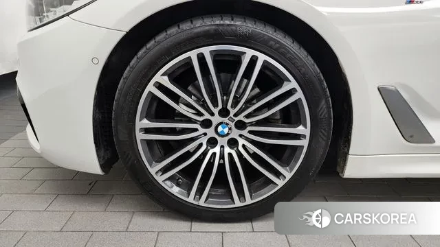 BMW 5 Series (G30) id 3296817 из Кореи 15