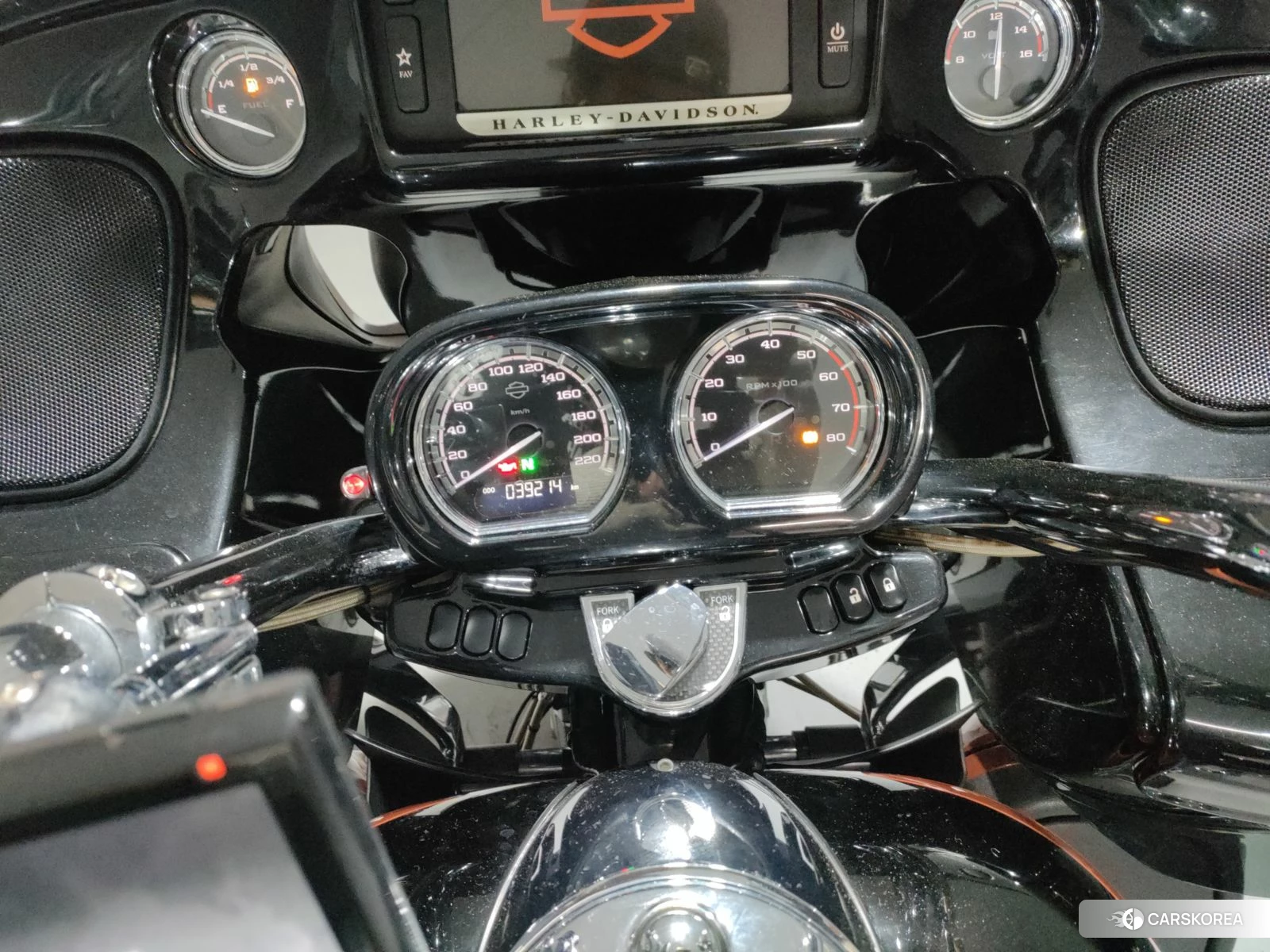 Проданный Harley-Davidson Road Glide FLTRUSE1800 CVO 2015 из Японии