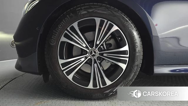 Mercedes-Benz E-Class W214 id 4468623 из Кореи 28