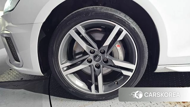 Audi A4 (B9) id 4541824 из Кореи 30