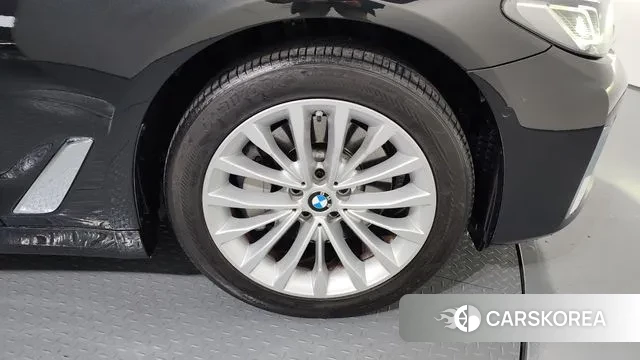 BMW 5 Series (G30) id 3601298 из Кореи 15