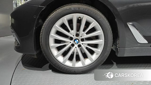 BMW 5 Series (G30) id 4856126 из Кореи 27
