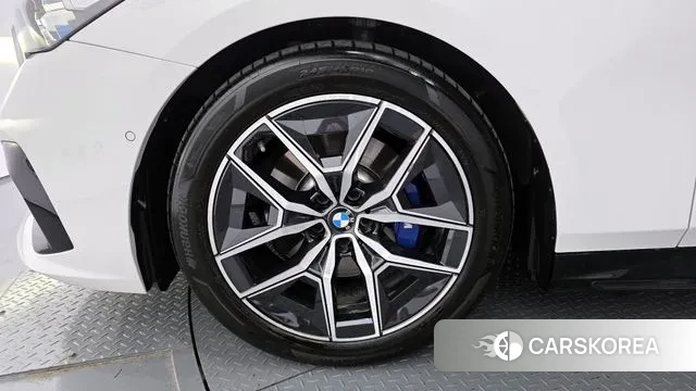 BMW 5 Series (G60) id 2910061 из Кореи 15