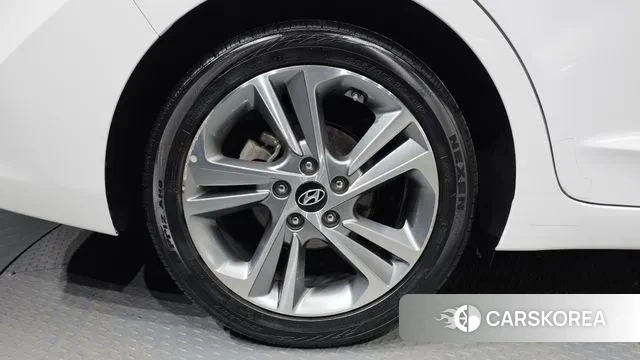 Hyundai Avante AD id 3723820 из Кореи 15