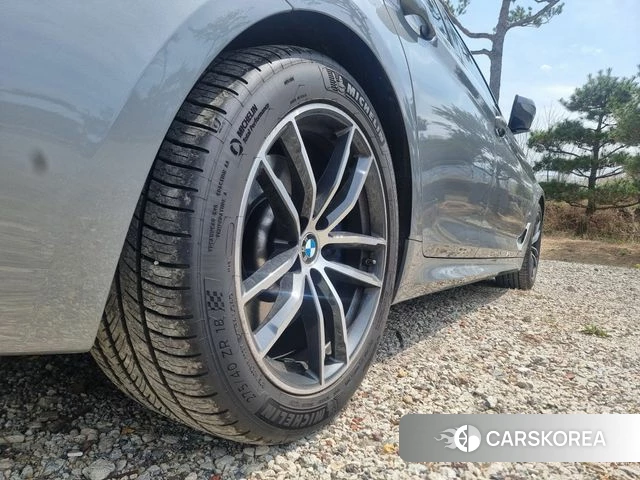BMW 5 Series (G30) id 3891889 из Кореи 9