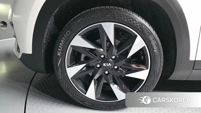 Kia Seltos id 4224476 из Кореи 26