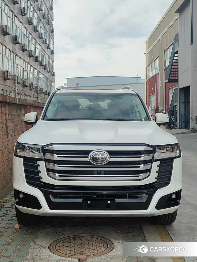Toyota Land Cruiser (imported) 2025 Белый из Китая, фото 5