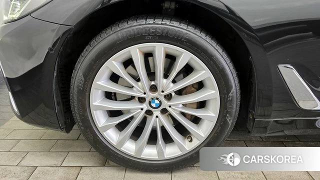 BMW 5 Series (G30) id 3915266 из Кореи 15