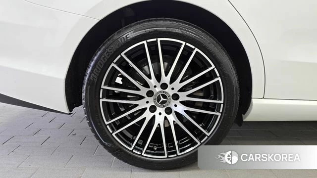 Mercedes-Benz C-Class W205 id 4243935 из Кореи 28