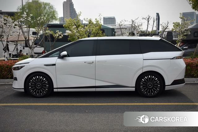 Xiaopeng Motors Xiaopeng X9 id 3909045 из Китая 14