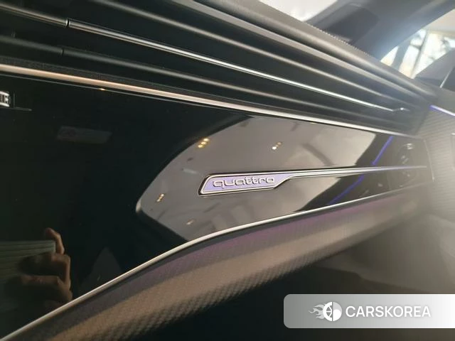 Audi SQ7 id 4275689 из Китая 15