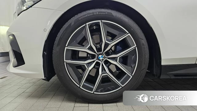 BMW 5 Series (G60) id 4505648 из Кореи 15