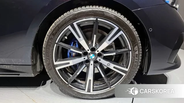 BMW 5 Series (G60) id 3763681 из Кореи 15