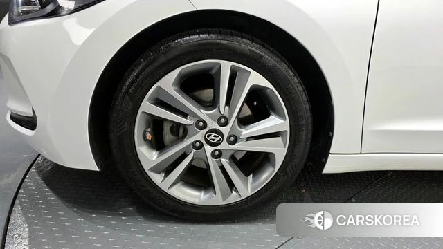 Hyundai Avante AD id 4310989 из Кореи 26