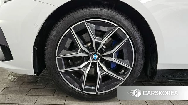 BMW 5 Series (G60) id 4349192 из Кореи 30