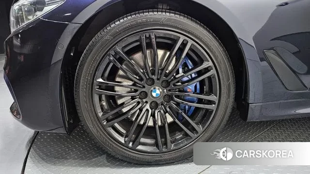 BMW 5 Series (G30) id 3612836 из Кореи 15