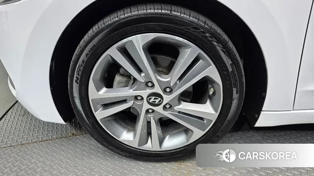 Hyundai Avante AD id 3391631 из Кореи 15