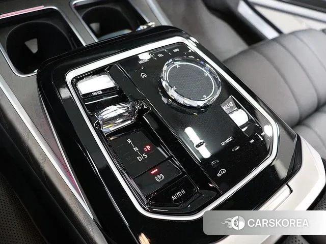 BMW 7 Series (G70) id 3757425 из Кореи 15