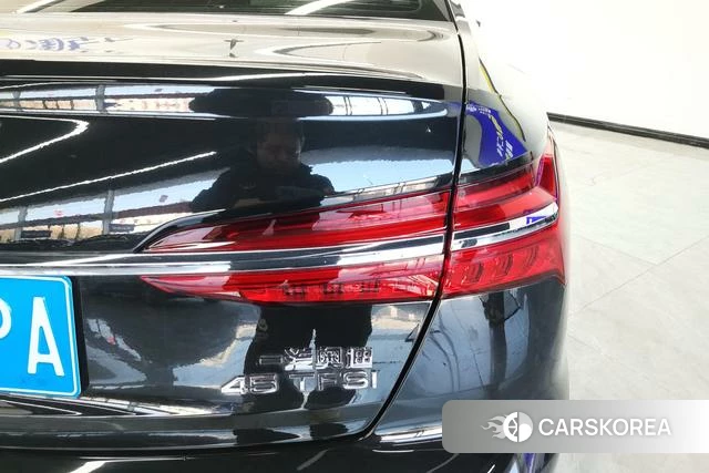 Audi A6L id 3945078 из Китая 12