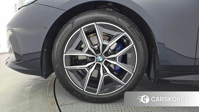 BMW 5 Series (G60) id 4413943 из Кореи 26