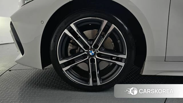 BMW 1 Series (F40) id 4480665 из Кореи 29