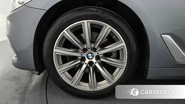 BMW 5 Series (G30) id 4188463 из Кореи 15