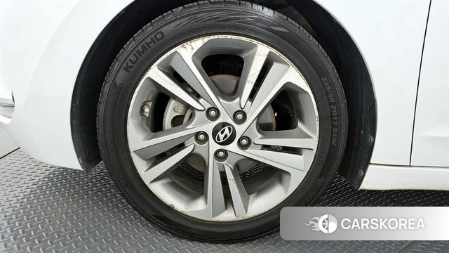 Hyundai Avante AD id 3937287 из Кореи 15