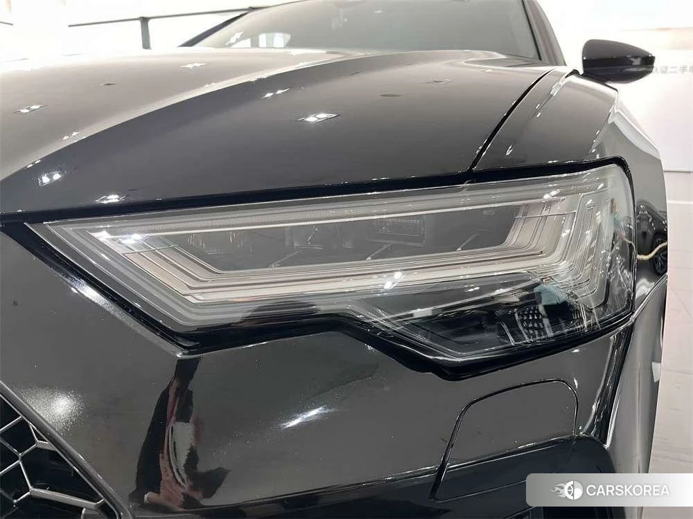 Audi A6L id 4441163 из Китая 9