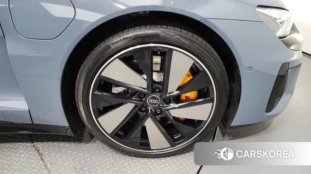 Audi e-Tron GT id 2900449 из Кореи 15