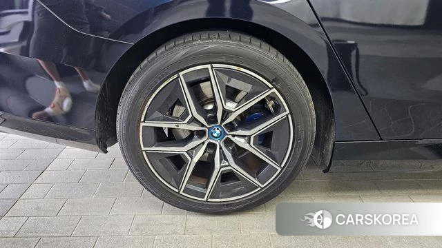 BMW i5 (G60) id 4230211 из Кореи 29