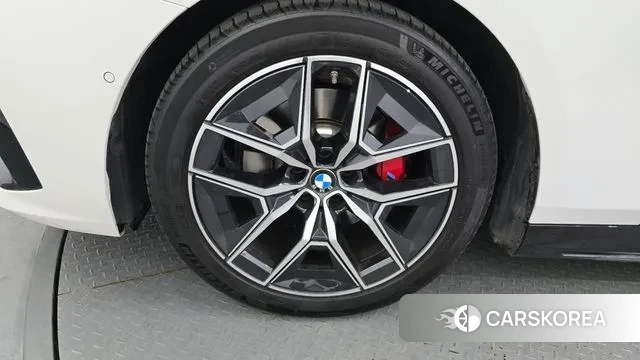 BMW 5 Series (G60) id 3565753 из Кореи 15