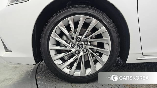 Lexus ES300h 7th generation id 4681401 из Кореи 31