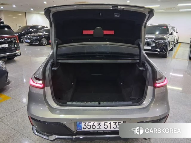 BMW 7 Series (G70) id 3921661 из Кореи 10