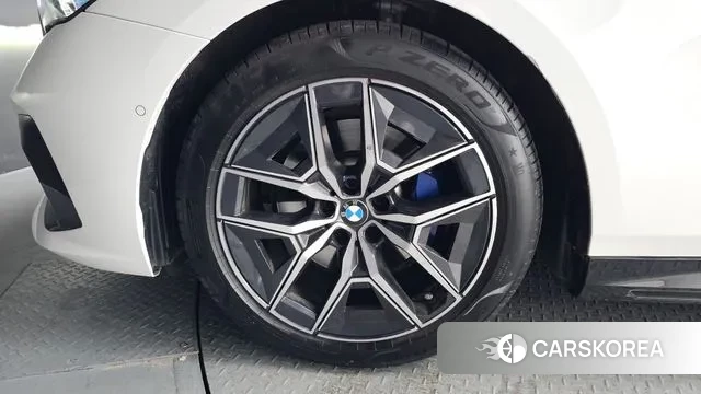 BMW 5 Series (G60) id 3451991 из Кореи 15