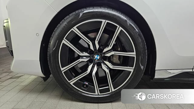 BMW i7 (G70) id 4656144 из Кореи 29