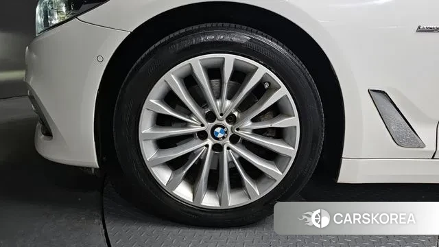 BMW 5 Series (G30) id 3396947 из Кореи 15