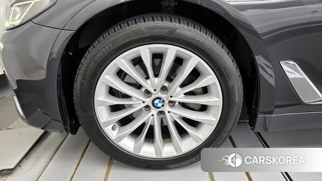 BMW 5 Series (G30) id 3282837 из Кореи 15