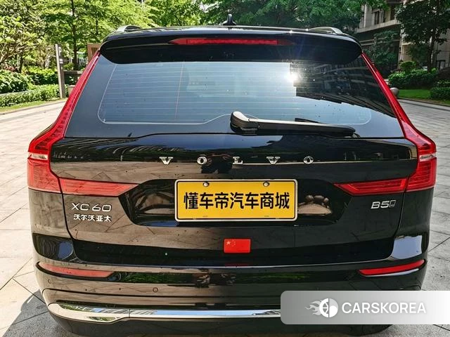 Volvo XC60 2025 Черный из Китая, фото 5