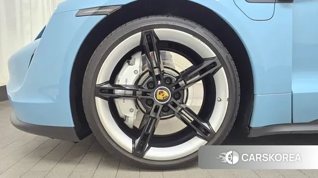 Porsche Taycan id 3721126 из Кореи 15