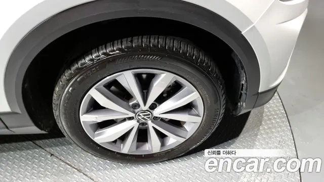 Volkswagen T-Roc id 2935718 из Кореи 15