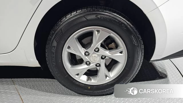 Hyundai Avante (CN7) id 3860802 из Кореи 15