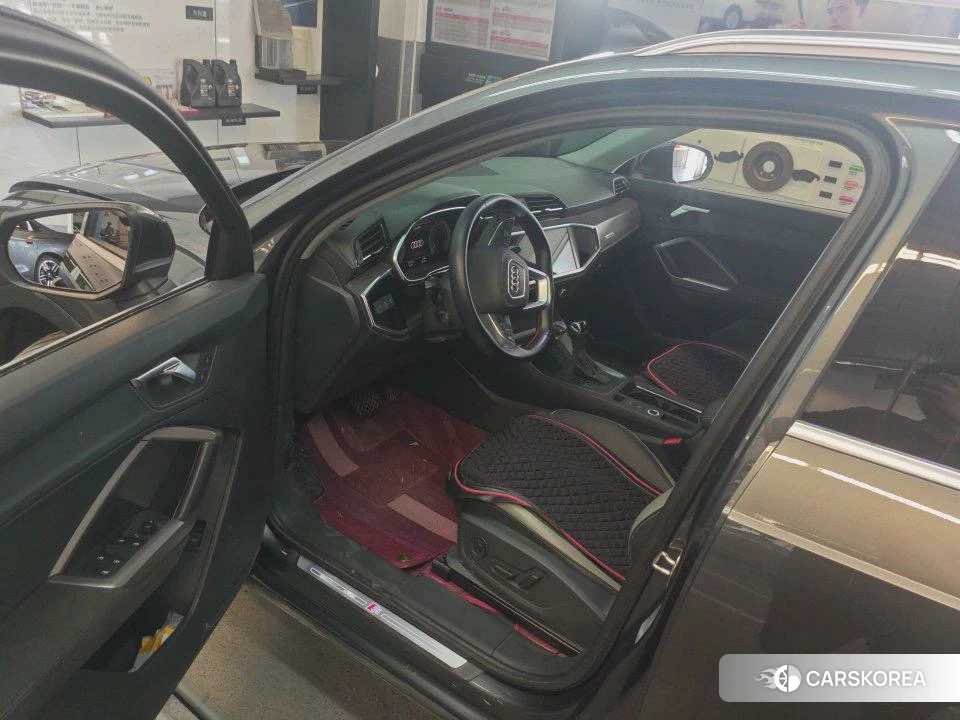 Audi Q3 2021 Темно-серый из Китая, фото 5