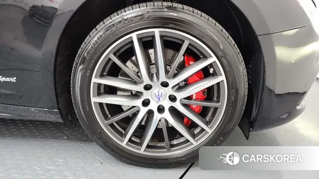 Maserati Ghibli id 3778886 из Кореи 15